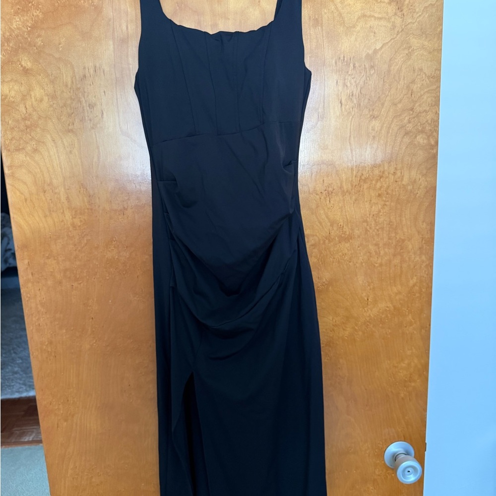 HALARA Black Maxi Dress
